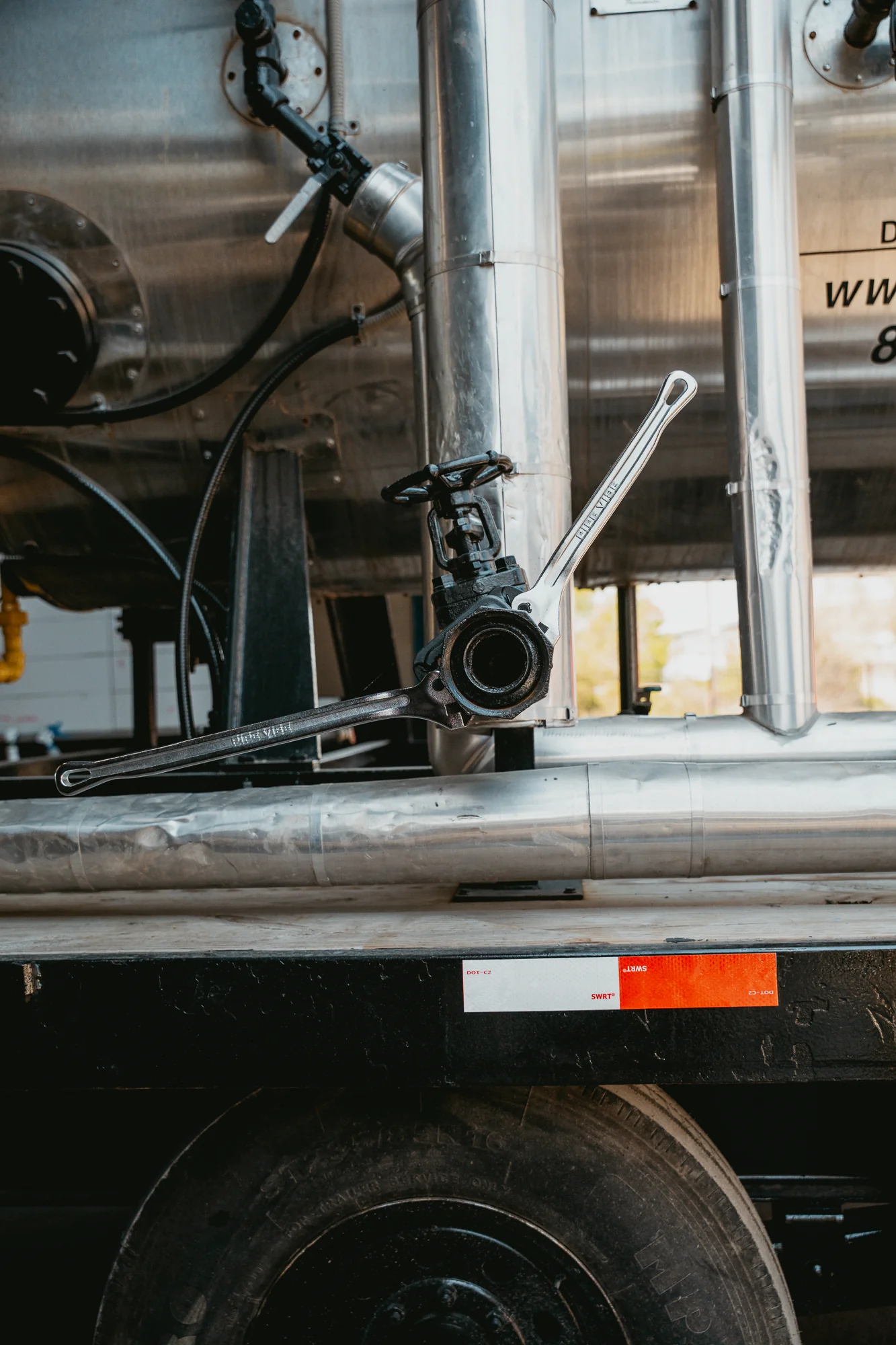 The Tomahawk XL™ (SW16-2). 2" Capacity. - Image 7